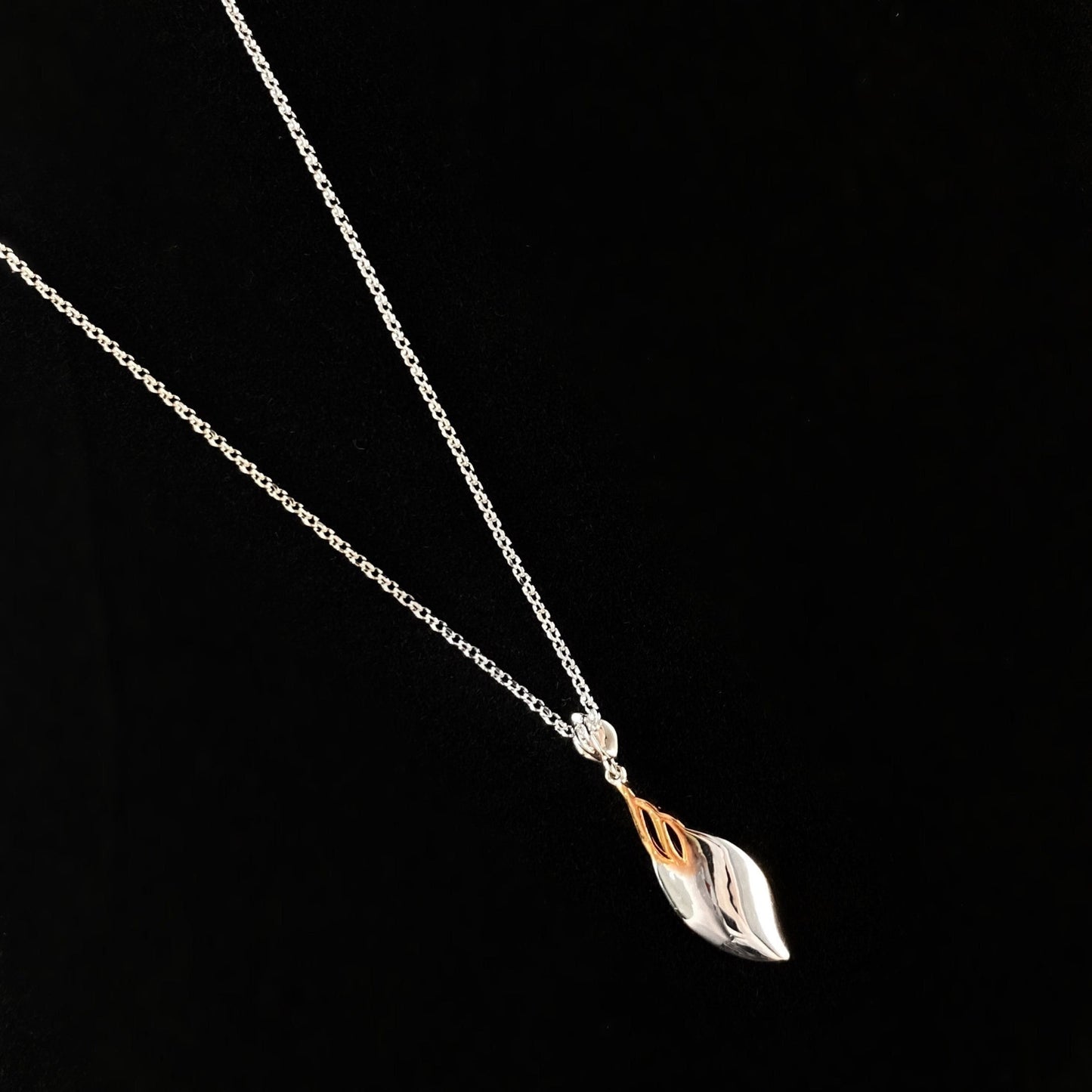 925 Sterling Silver and Rose Gold Petal Necklace - Elle Jewelry