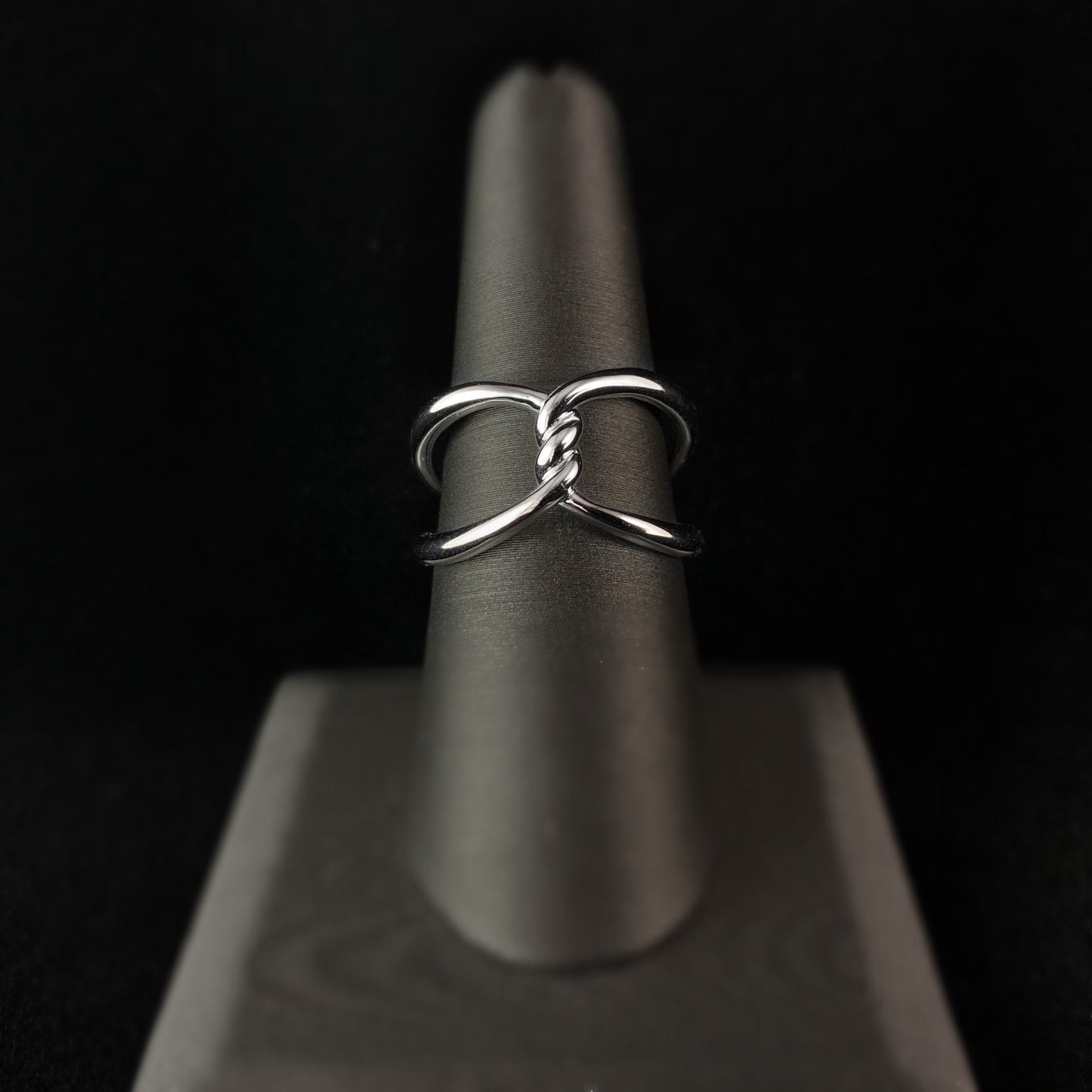 925 Sterling Silver Minimalist Twist Ring - Elle Jewelry