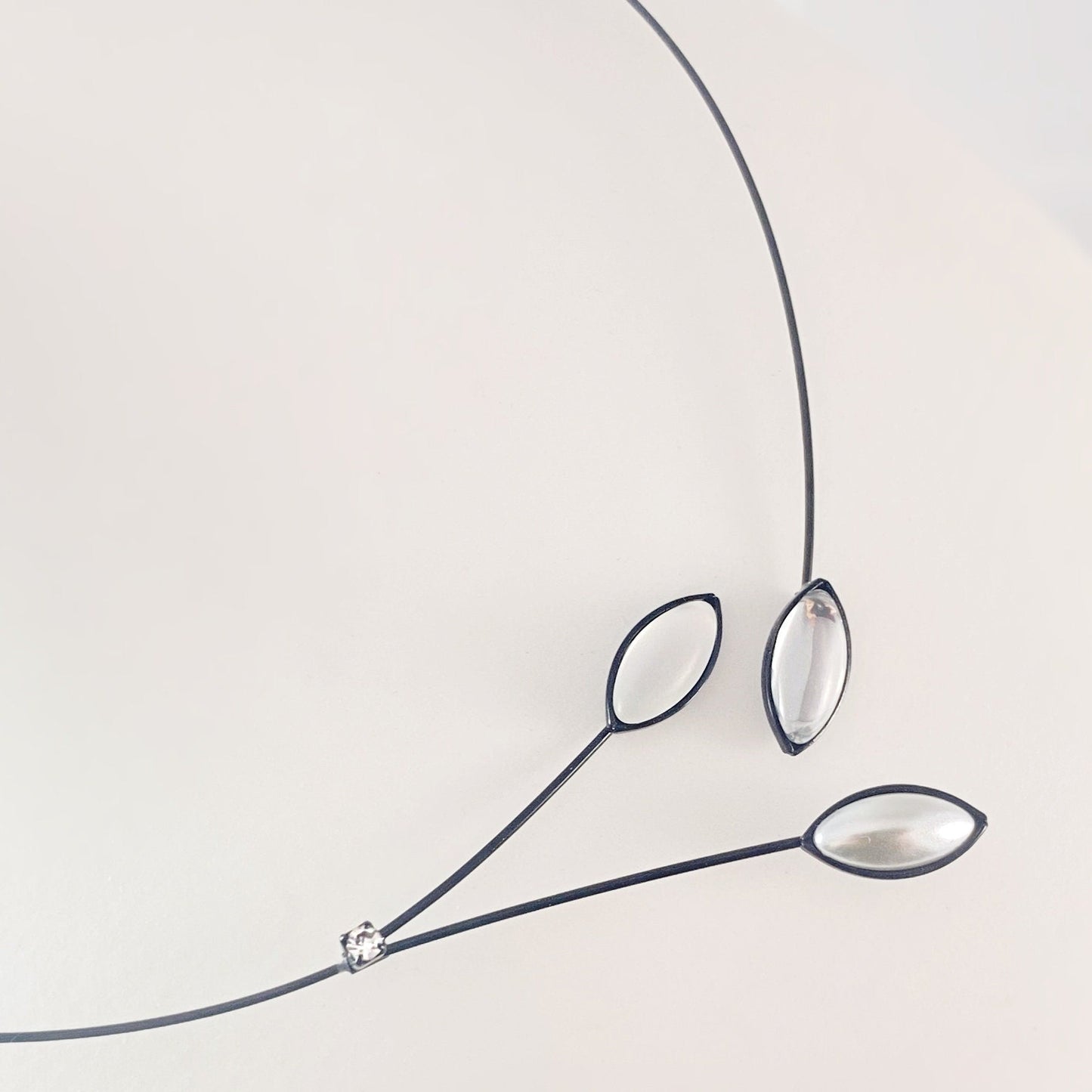 Black Memory Wire Floral Necklace with Handmade Glass Beads, Hypoallergenic, White/Shiny White/White Pearl - Kristina