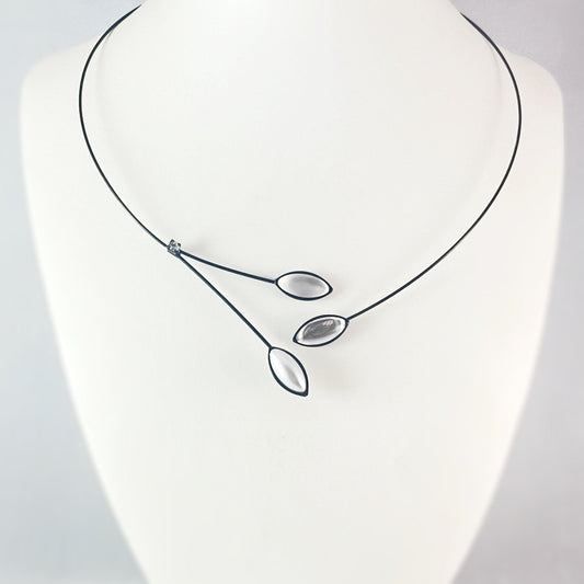 Black Memory Wire Floral Necklace with Handmade Glass Beads, Hypoallergenic, White/Shiny White/White Pearl - Kristina