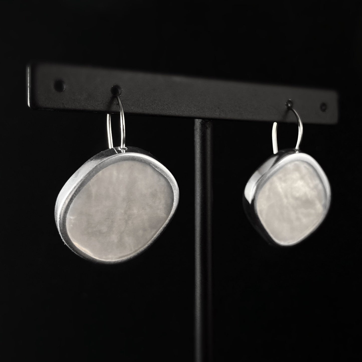 Handmade Resin and Shell White Simple Earrings, Hypoallergenic - Origin