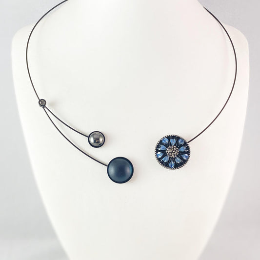 Black Memory Wire Floral Necklace with Handmade Glass Beads, Hypoallergenic, Blue - Kristina