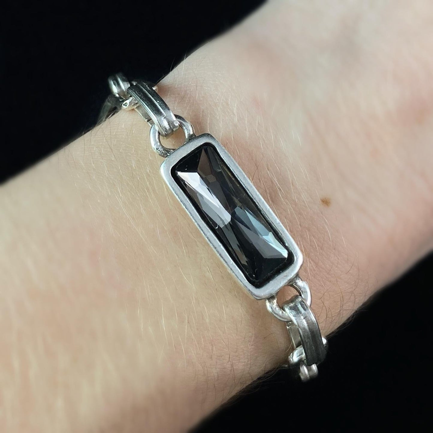 Silver Chain Link Bracelet with Rectangle Gray Crystal, Handmade, Nickel Free - Noir