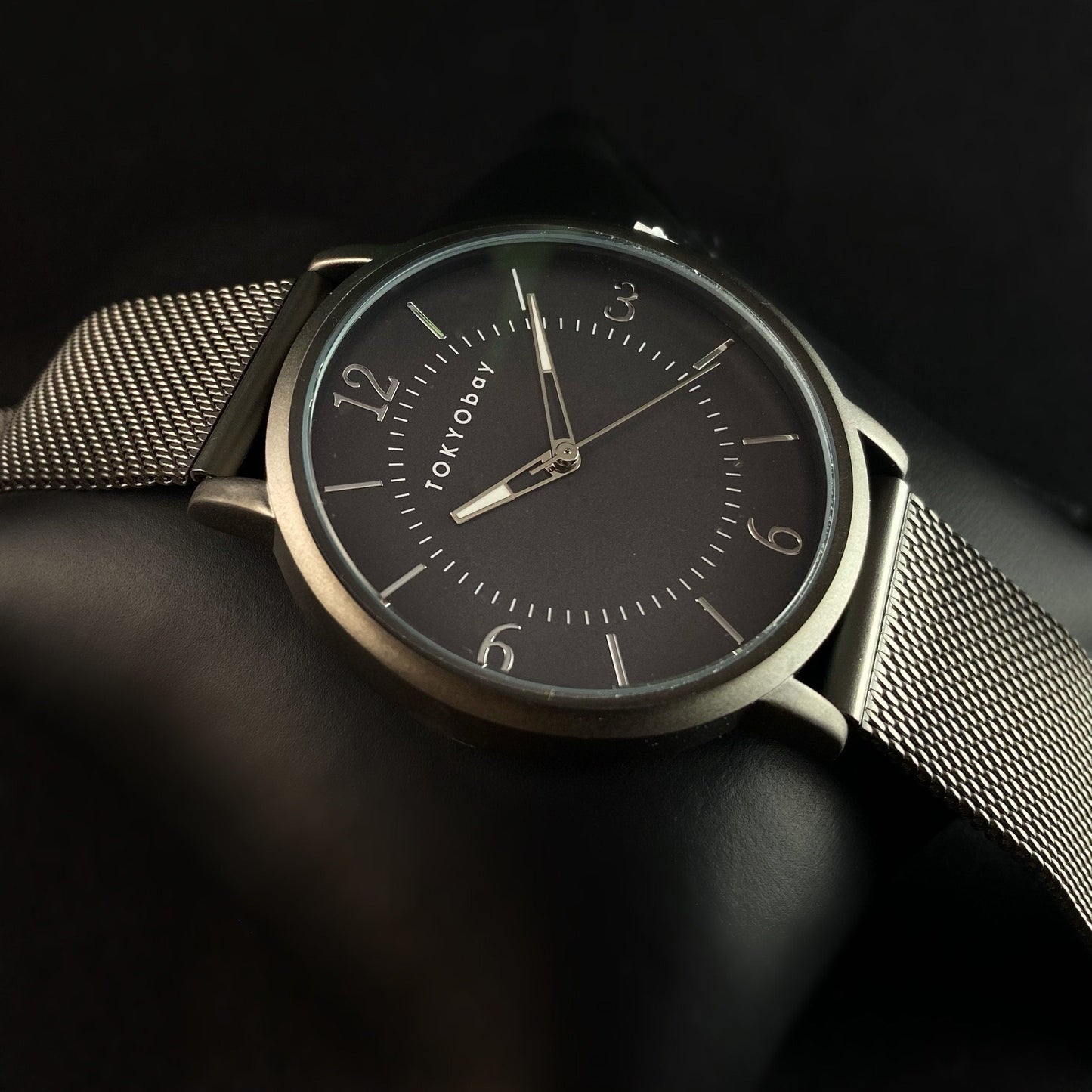 Men’s Watch, Silver Mesh Band, Round Case - TOKYObay