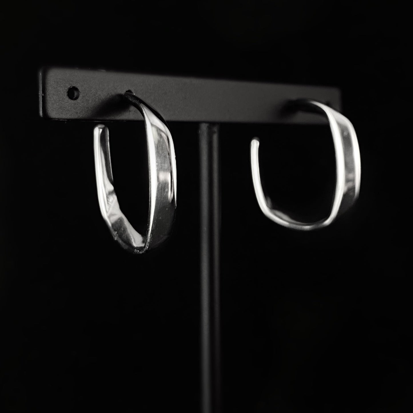Minimal Silver Slightly Squared Hoop Earrings - 3Souls