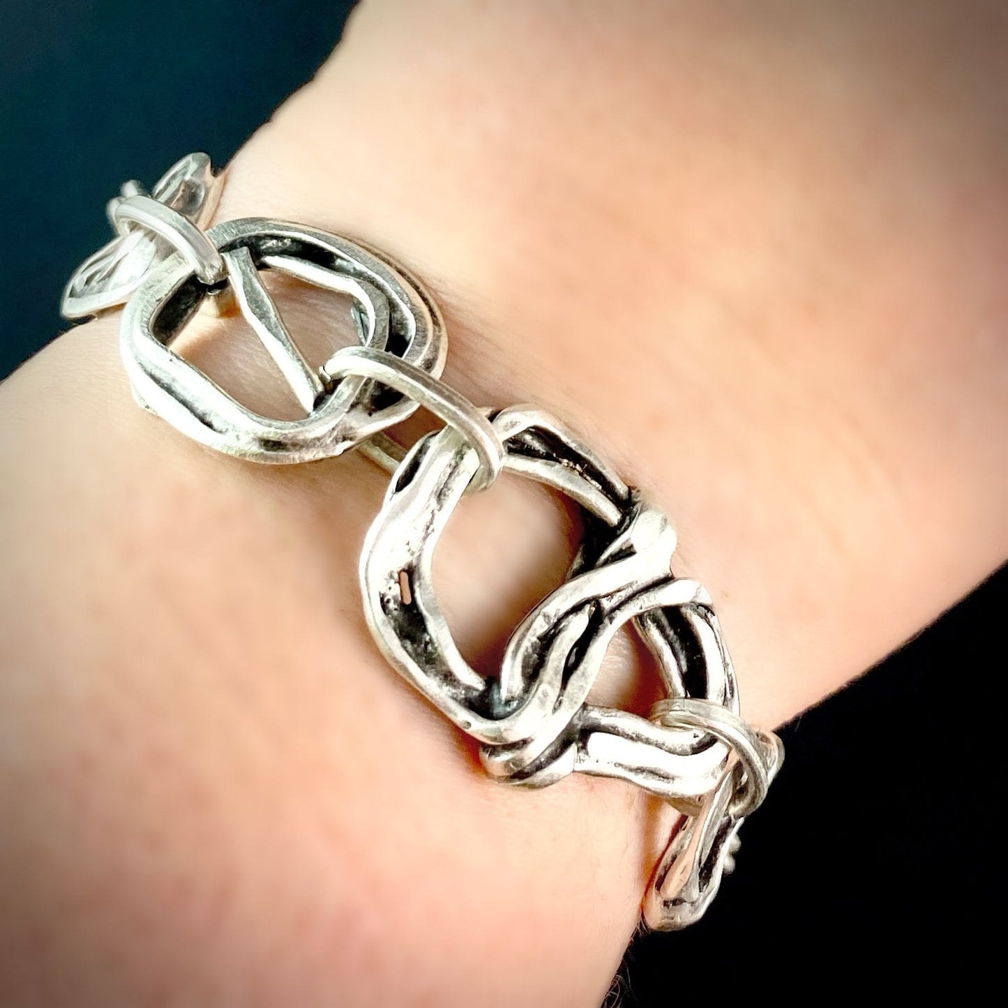 Organic Oval Chain Link Bracelet with Claw Closure, Handmade, Nickel Free-Noir