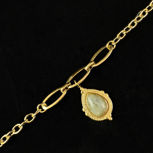 Pastel Green Teardrop Shaped Natural Stone Bracelet with Intricate Gold Setting