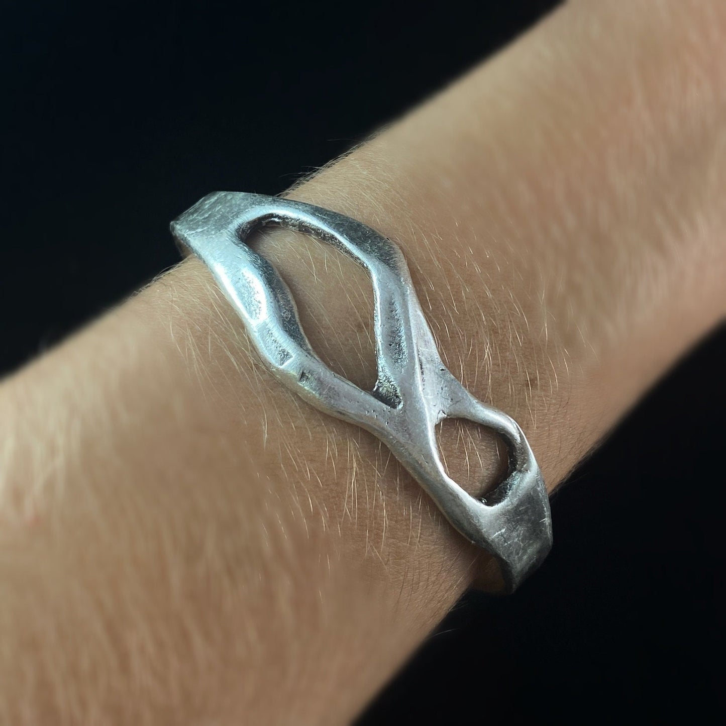 Silver Cuff Bracelet with Twist Cutouts, Handmade, Nickel Free - Noir