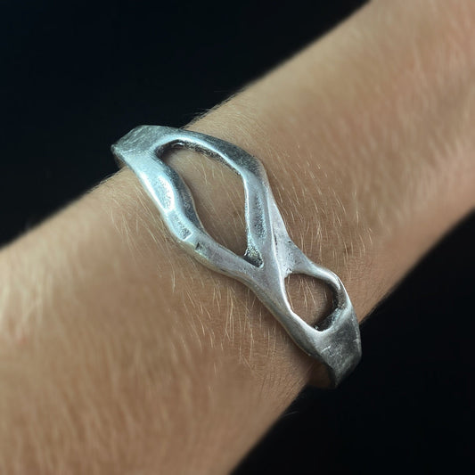 Silver Cuff Bracelet with Twist Cutouts, Handmade, Nickel Free - Noir