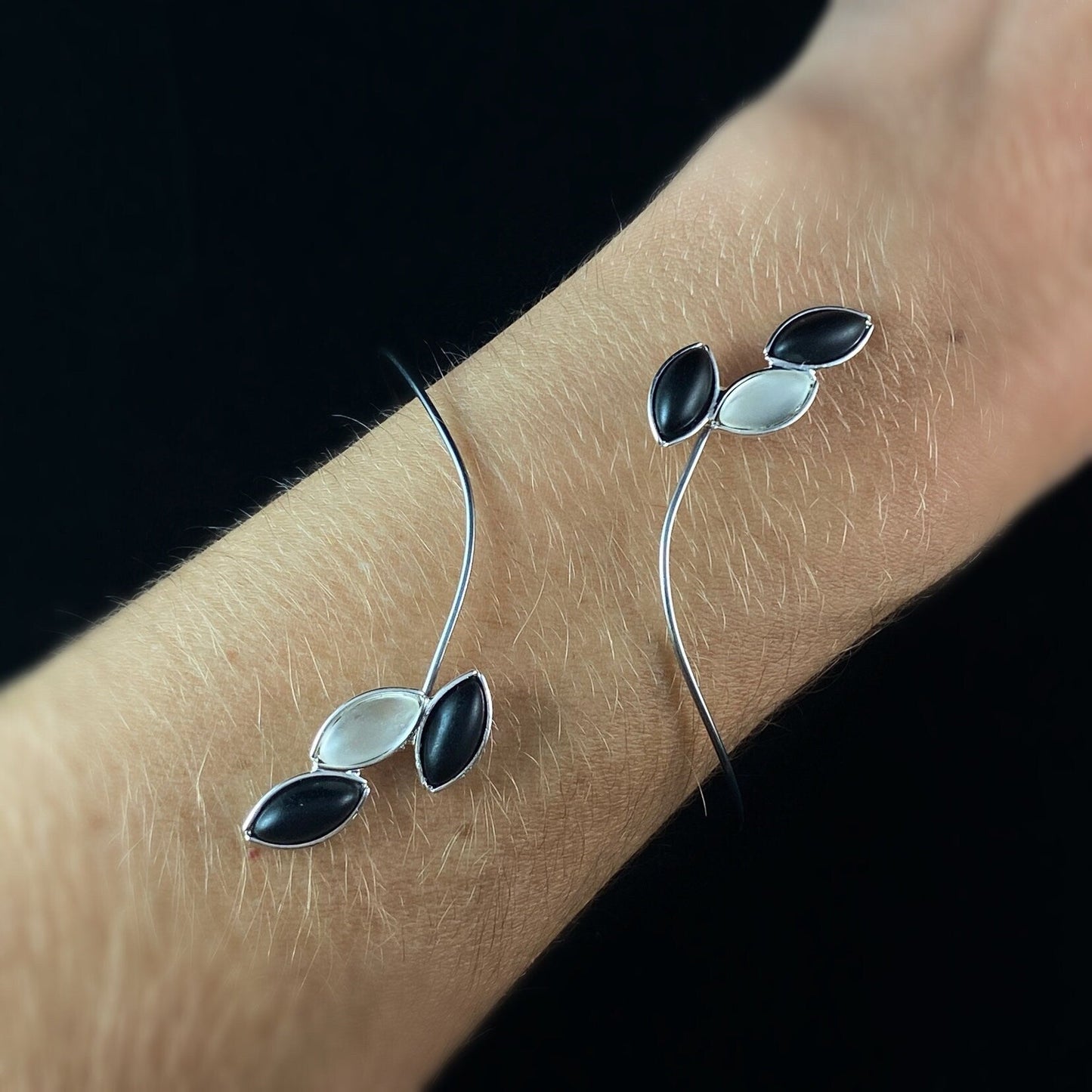 Silver Memory Wire Floral Bracelet with Handmade Glass Beads, Hypoallergenic, White/Black - Kristina