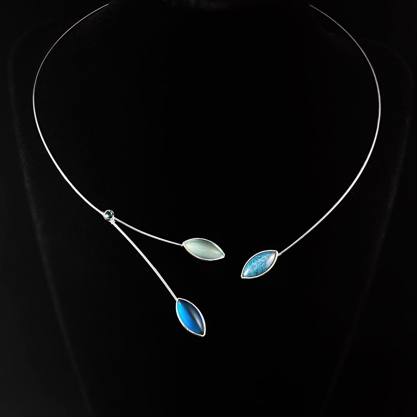 Silver Memory Wire Floral Necklace with Handmade Glass Beads, Hypoallergenic, Blues - Kristina
