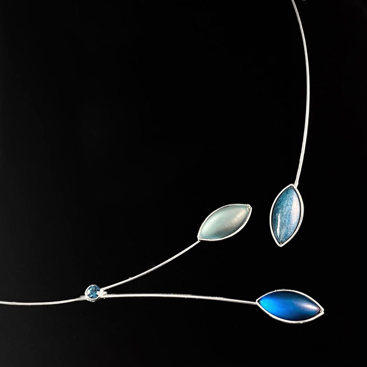 Silver Memory Wire Floral Necklace with Handmade Glass Beads, Hypoallergenic, Blues - Kristina