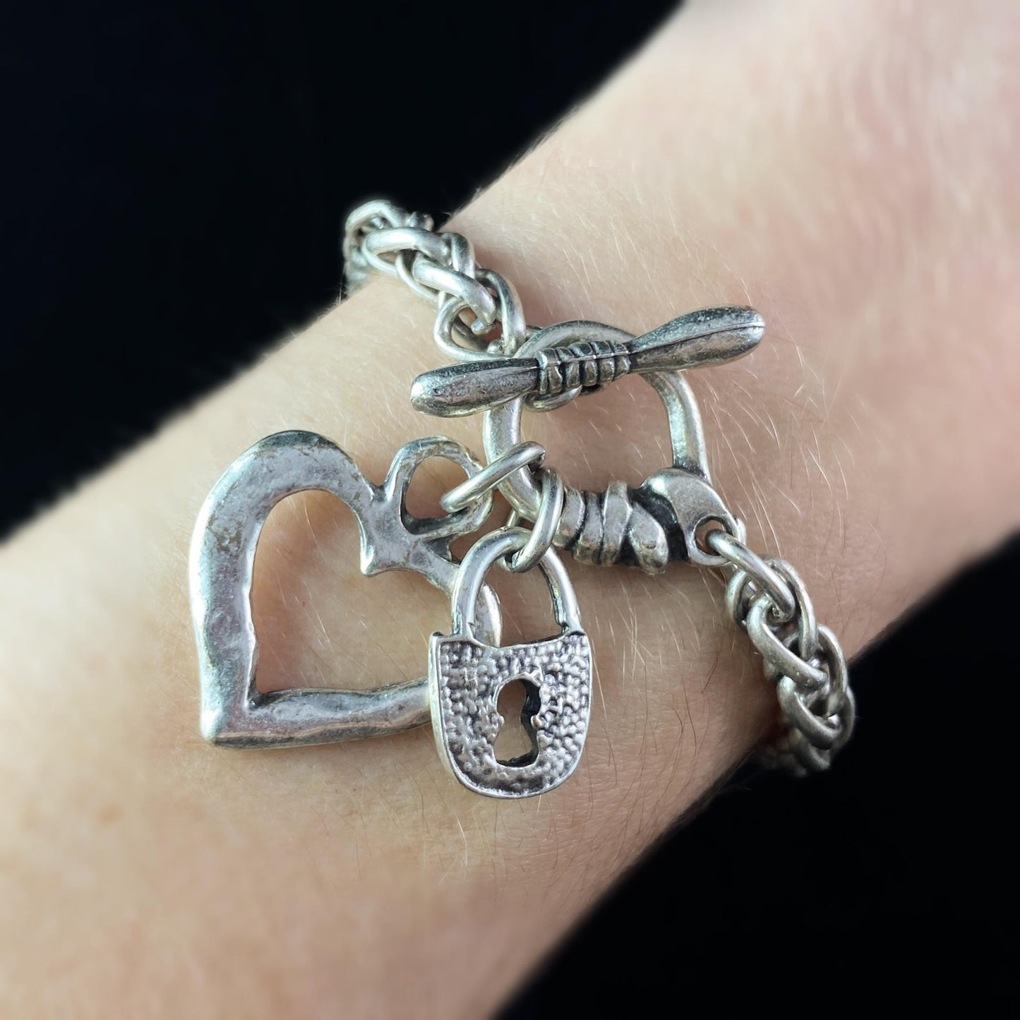 Silver Rope Chain Bracelet with Heart and Lock Charms and Toggle Closure, Handmade, Nickel Free-Noir
