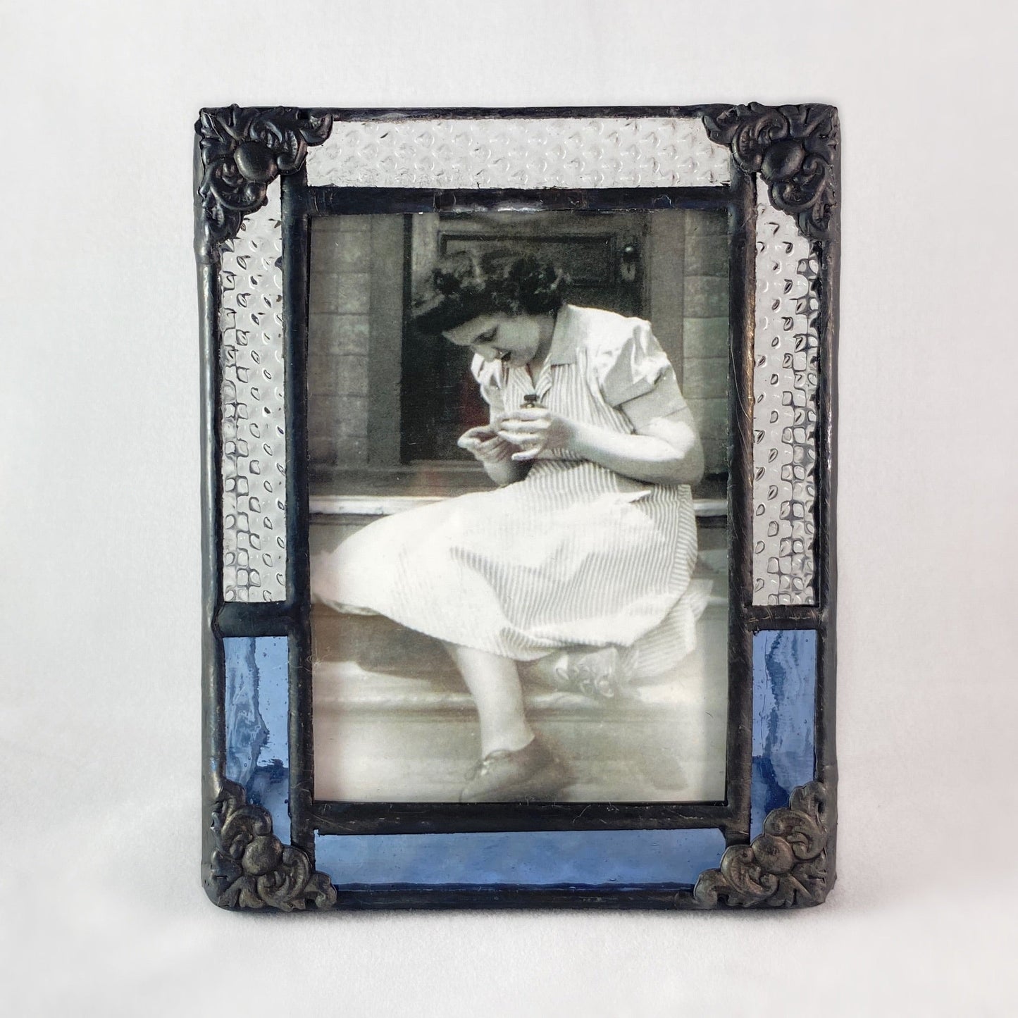 Vertical 2.5x3.5 Blue Vintage-Style Glass Picture Frame -