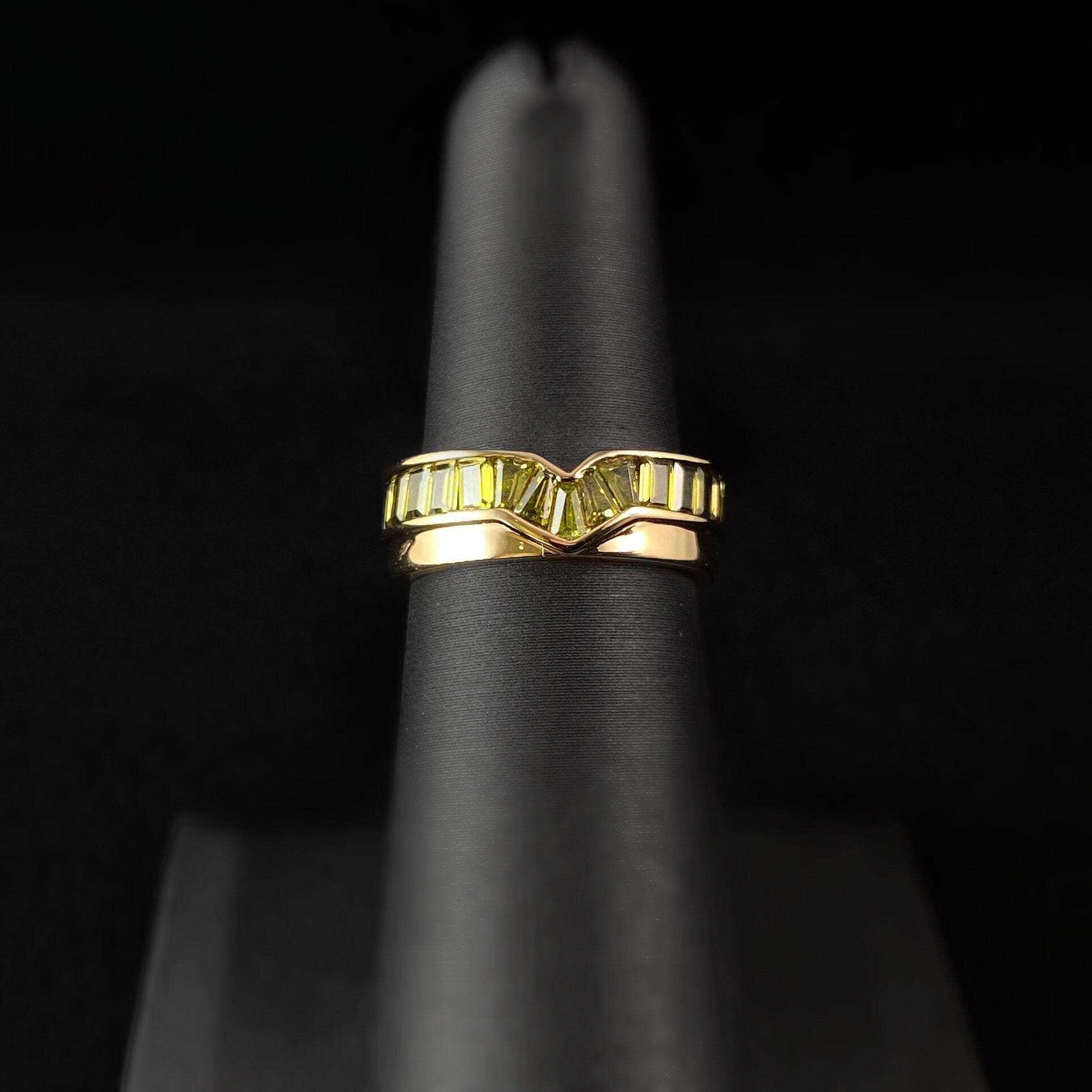 1920s Art Deco Style Gold Ring with Chevron Peak Peridot Green Stones - Size 6