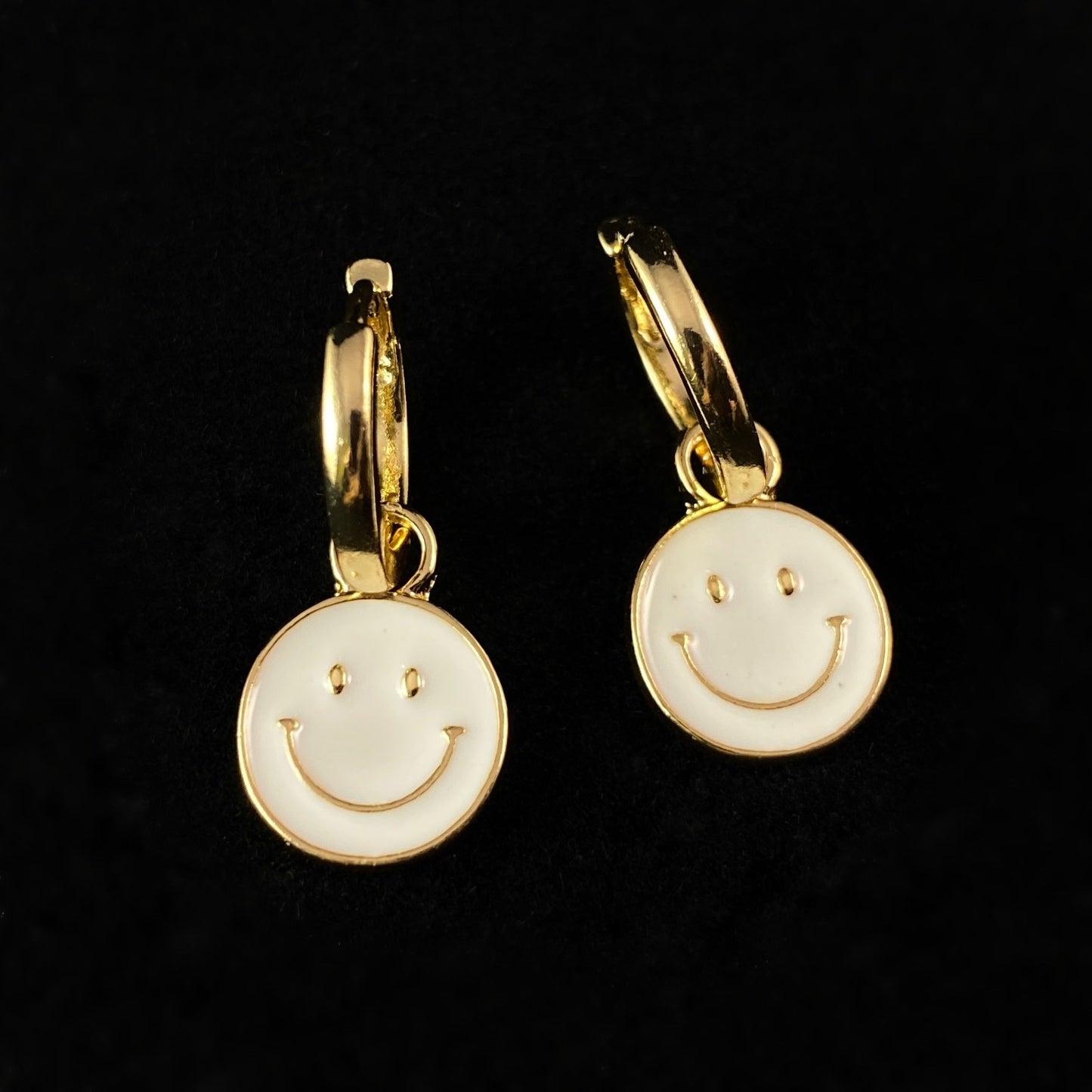 2-in-1 Smiley Face 90s Fashion Inspired Hoop Earrings -