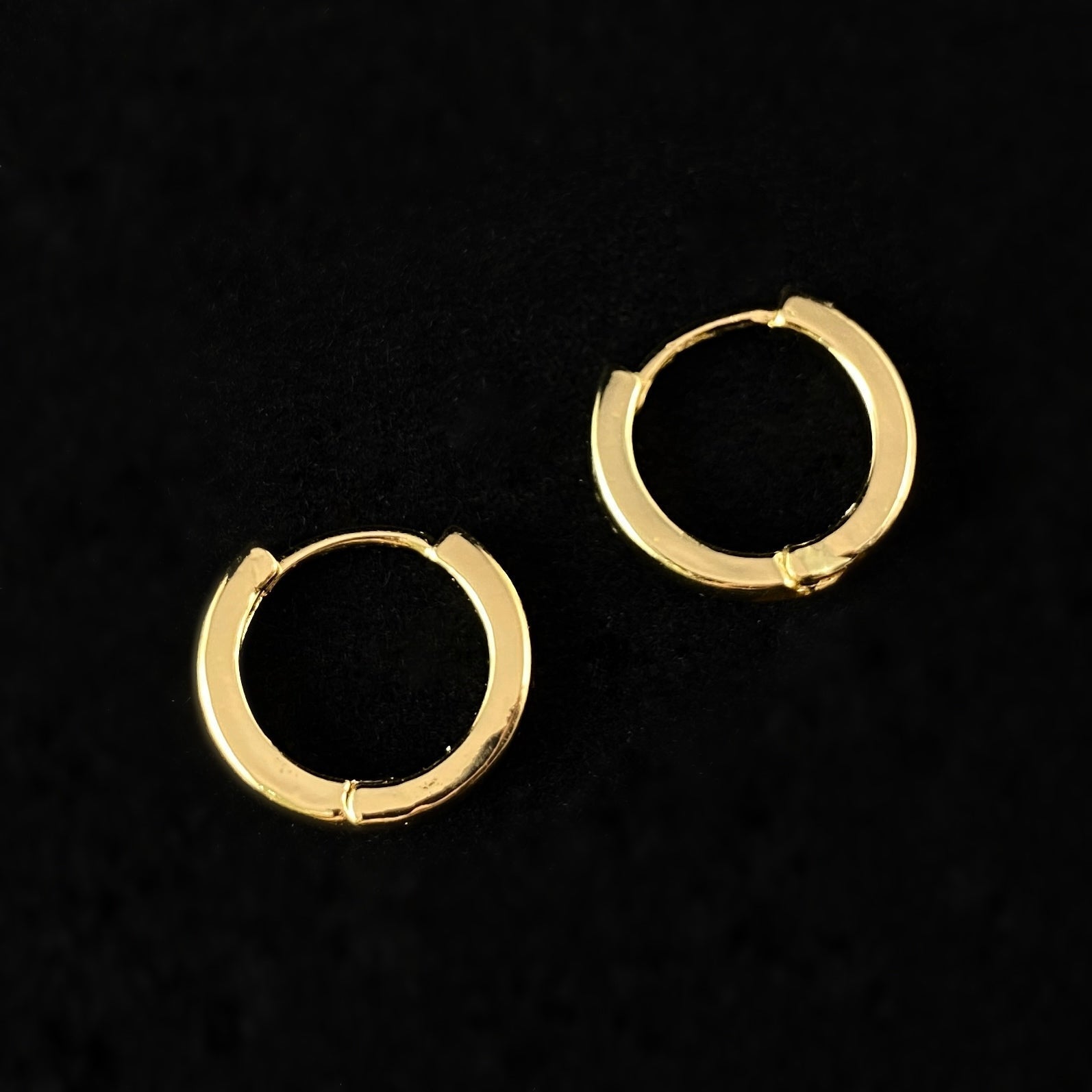 2-in-1 Smiley Face 90s Fashion Inspired Hoop Earrings -