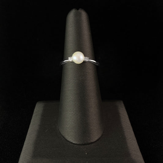 925 Sterling Silver and Fresh Water Pearl Ring with CZ Crystal Detailing- Elle Jewelry