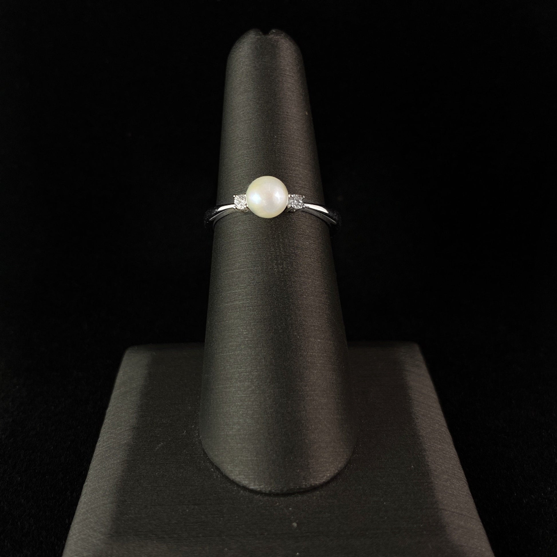 925 Sterling Silver and Fresh Water Pearl Ring with CZ Crystal Detailing- Elle Jewelry