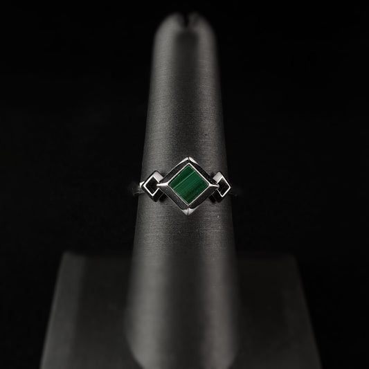 925 Sterling Silver and Malachite Ring Size 7 - Elle