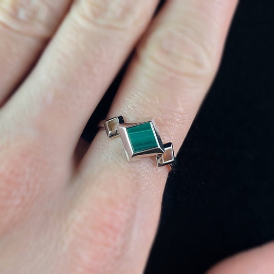 925 Sterling Silver and Malachite Ring Size 7 - Elle