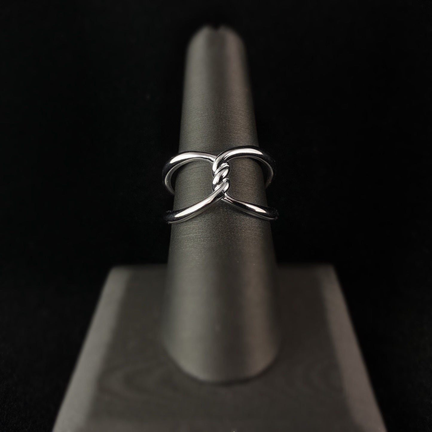 925 Sterling Silver Minimalist Twist Ring  - Elle Jewelry