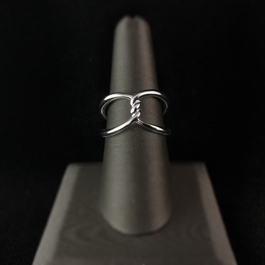 925 Sterling Silver Minimalist Twist Ring  - Elle Jewelry