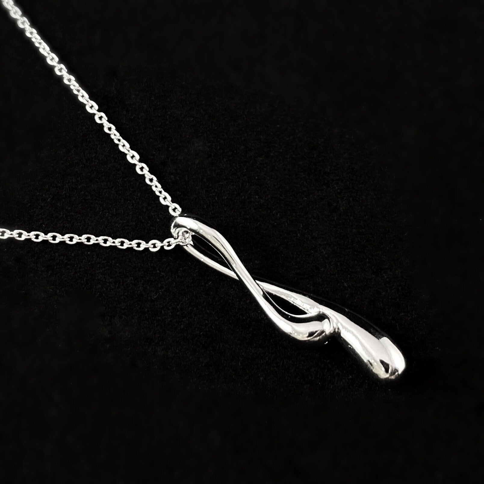 925 Sterling Silver Teardrop Melt Necklace - Elle Jewelry