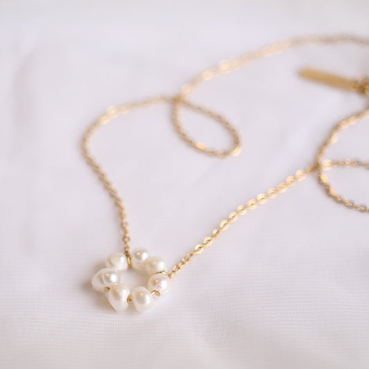 Lucy Necklace in Freshwater Pearl