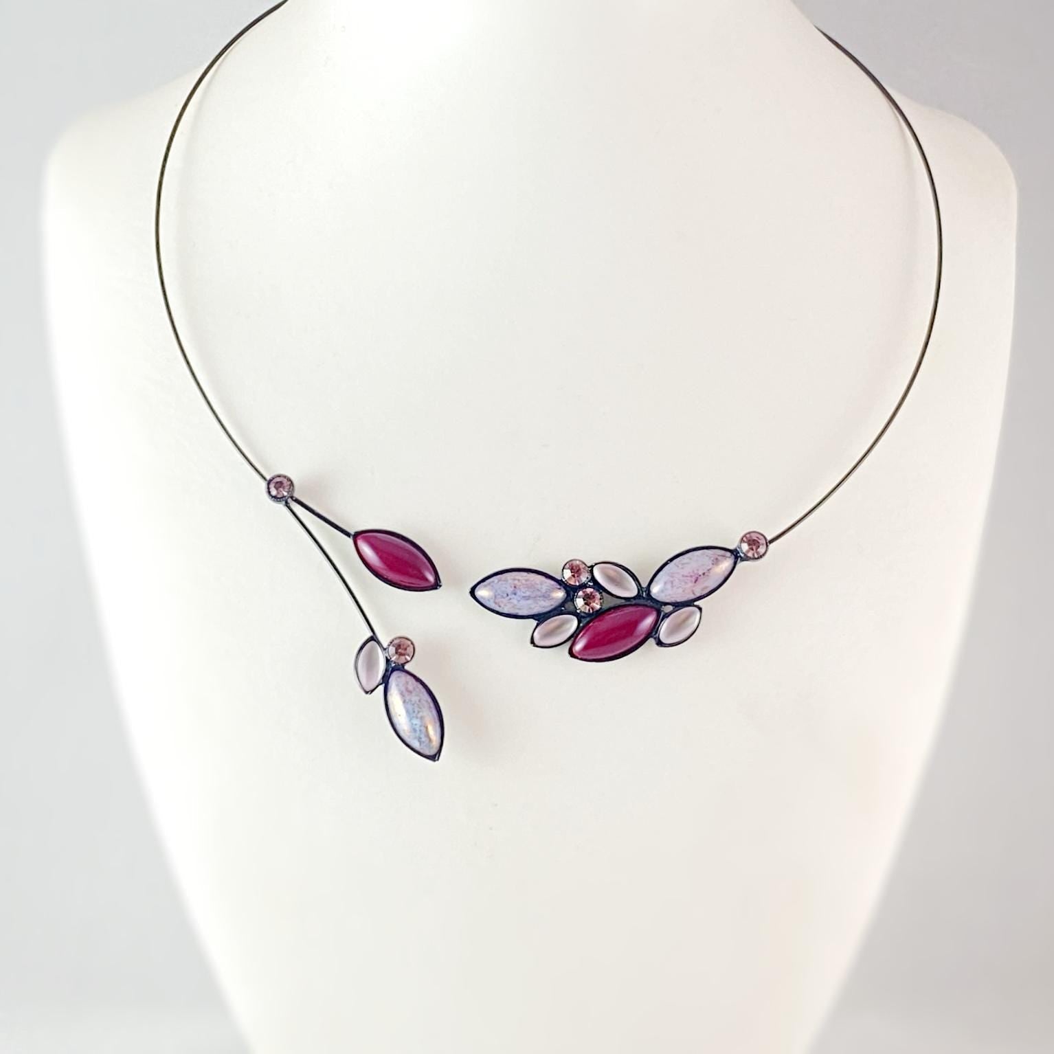 Black Memory Wire Floral Circle Necklace with Handmade Glass Beads, Hypoallergenic, Purple/Pink - Kristina