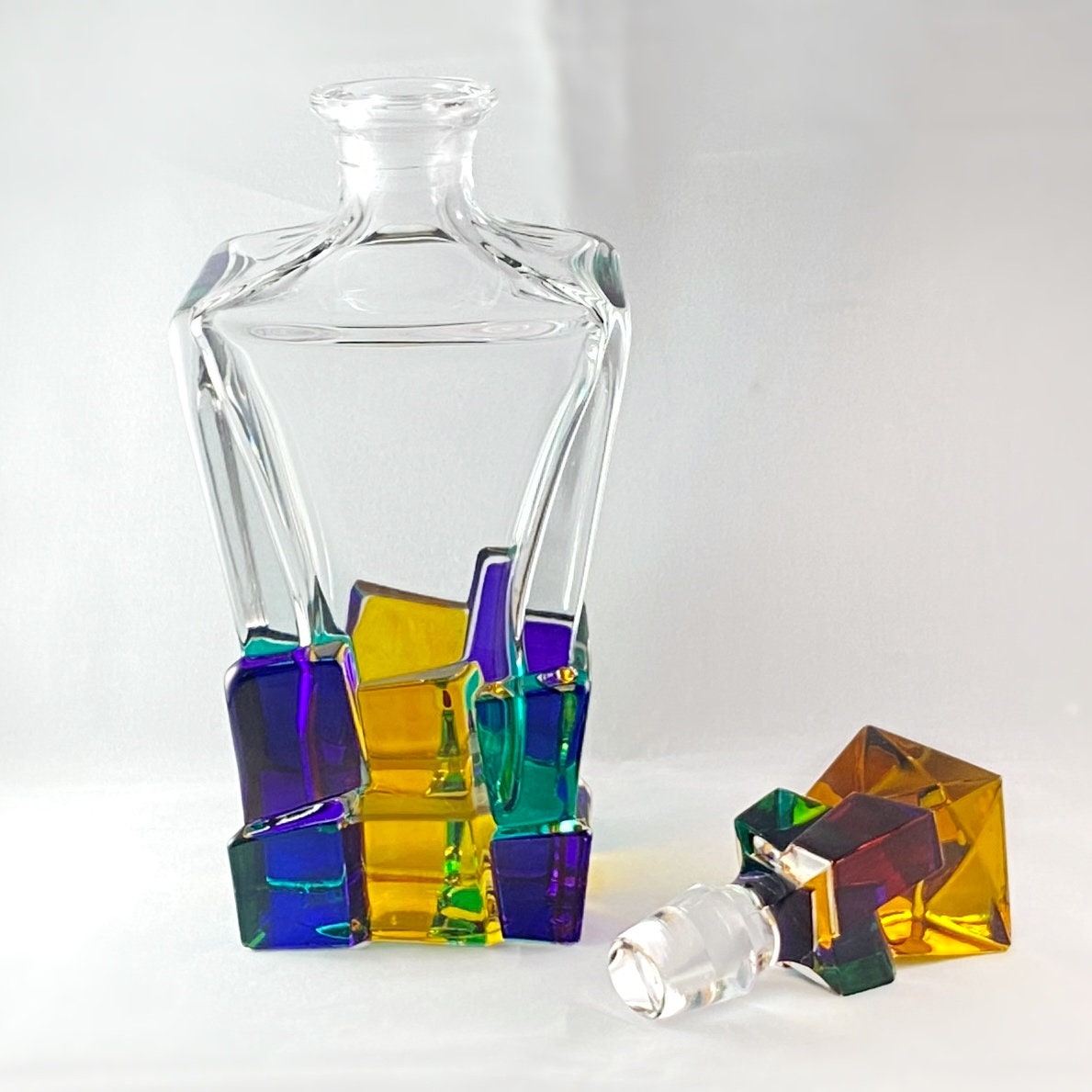 Crack Whiskey Decanter, Venetian Glass Whiskey Decanter  - Handmade in Italy, Colorful Murano Glass