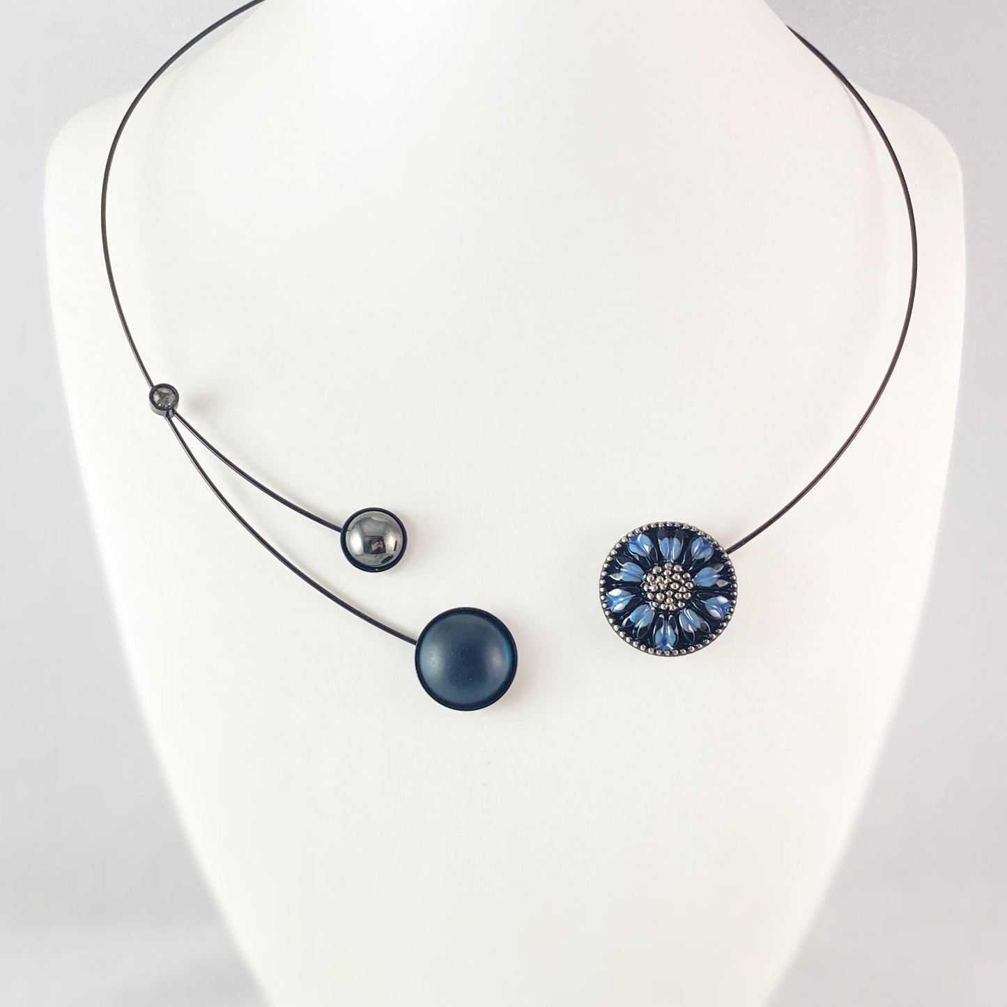 Black Memory Wire Floral Necklace with Handmade Glass Beads, Hypoallergenic, Blue - Kristina