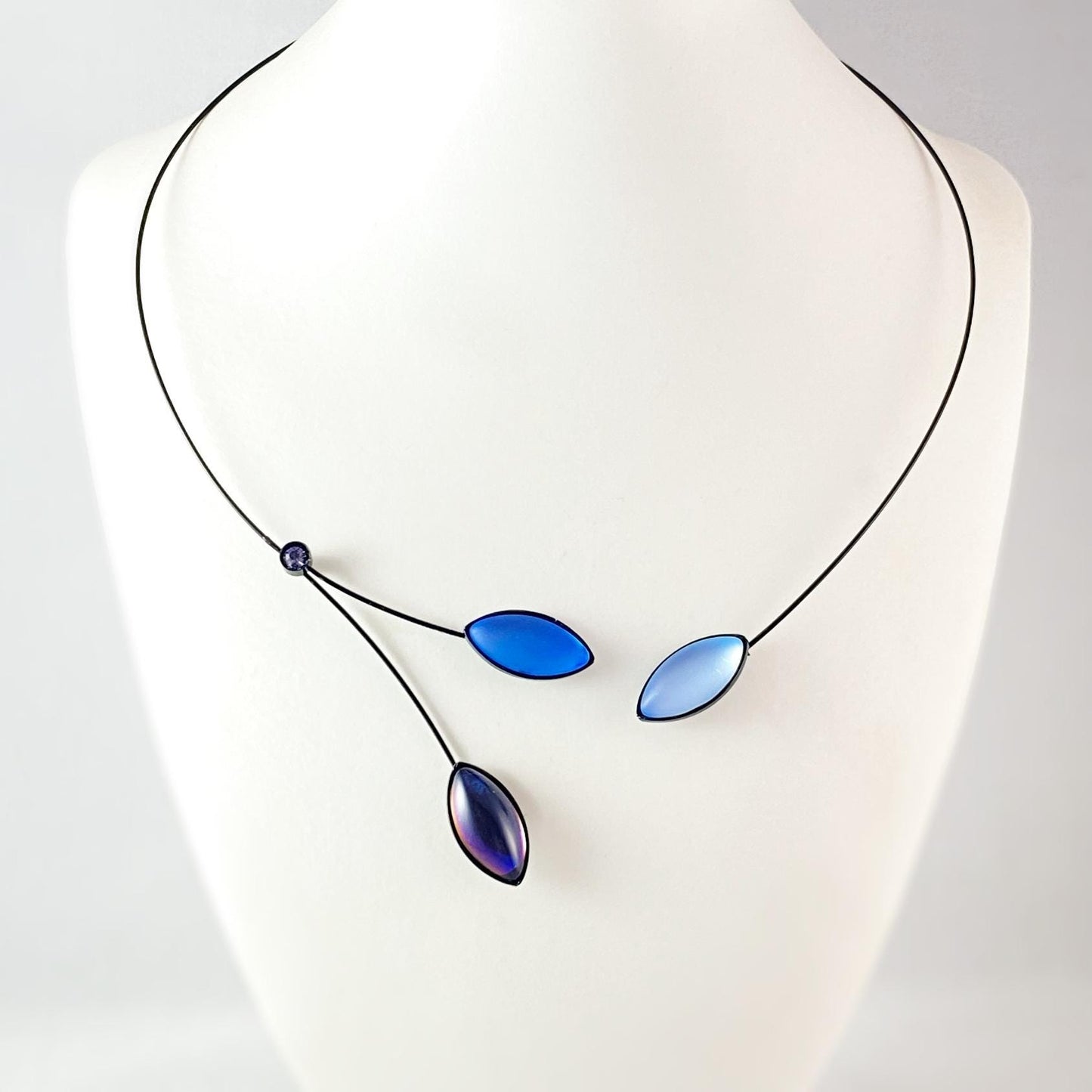 Black Memory Wire Floral Necklace with Handmade Glass Beads, Hypoallergenic, Blue/Purple - Kristina