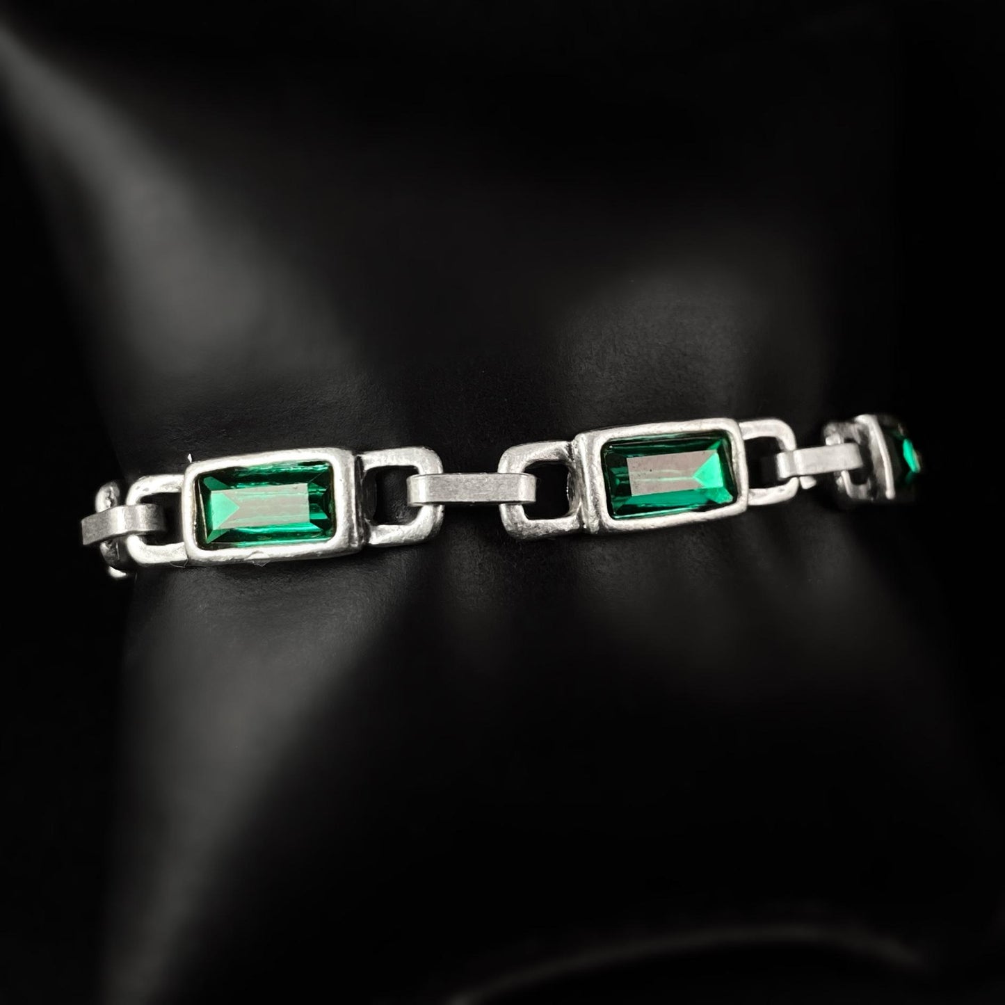Silver Chain Link Bracelet with Green Crystals, Handmade, Nickel Free - Noir