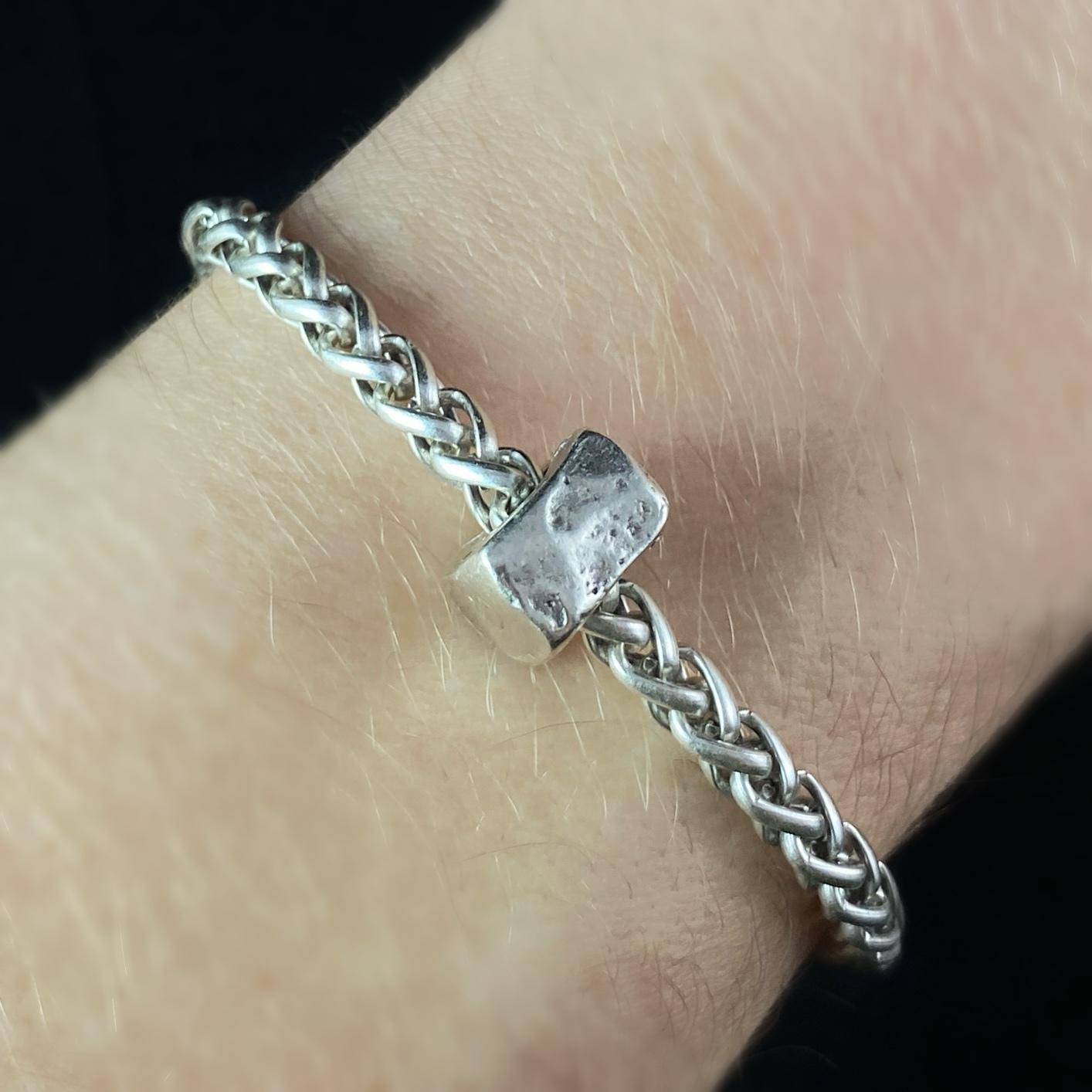 Silver Chain Link Bracelet with Square Bead, Handmade, Nickel Free - Noir