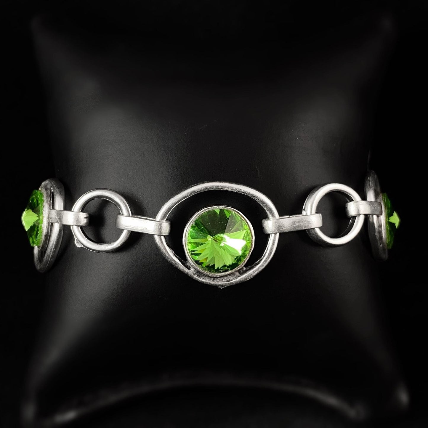 Silver Chain Link Bracelet with Green Crystals, Handmade, Nickel Free - Noir