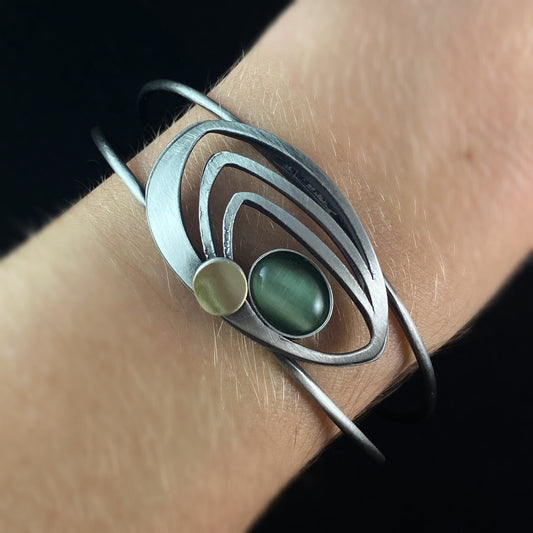 Lightweight Handmade Geometric Aluminum Bracelet, Green and Silver Fingerprint