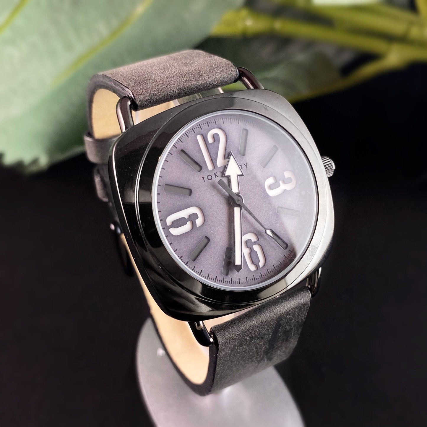 Men’s Watch, Gray Leather Band, Square Case - TOKYObay