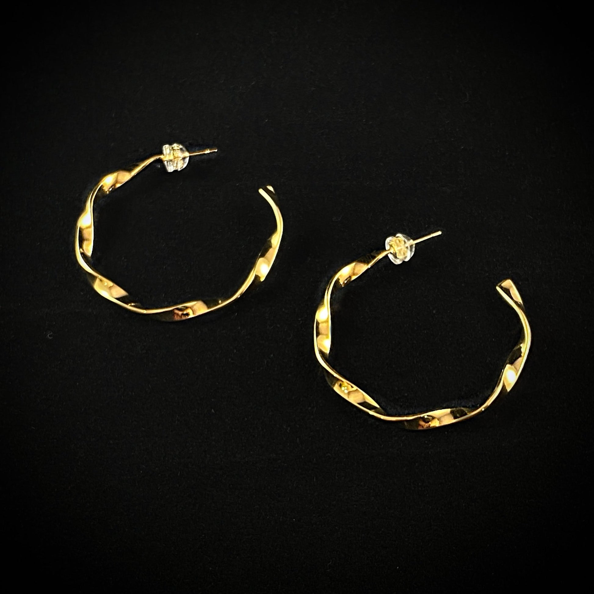 Minimal Gold Twisted Hoop Earrings - 3Souls