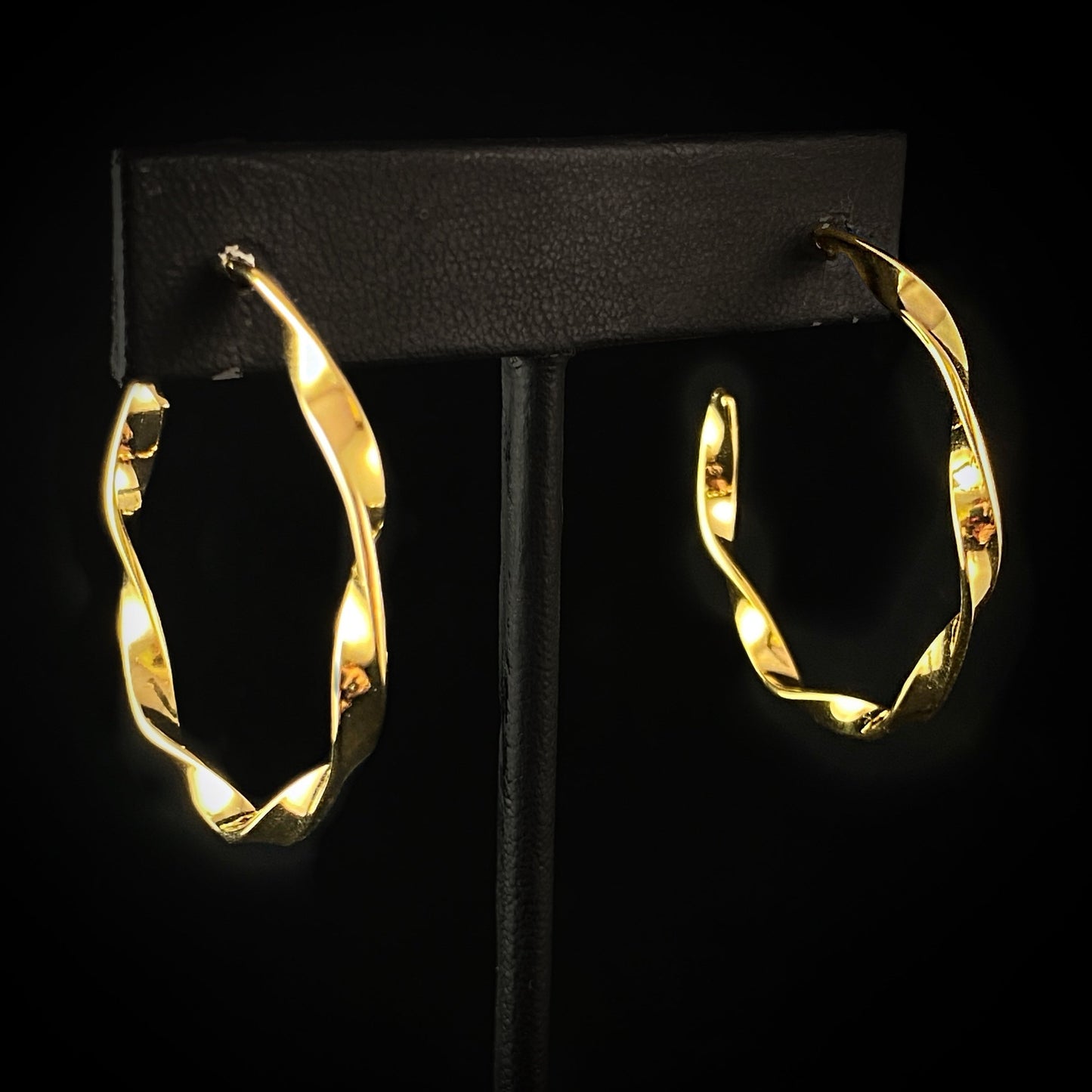 Minimal Gold Twisted Hoop Earrings - 3Souls