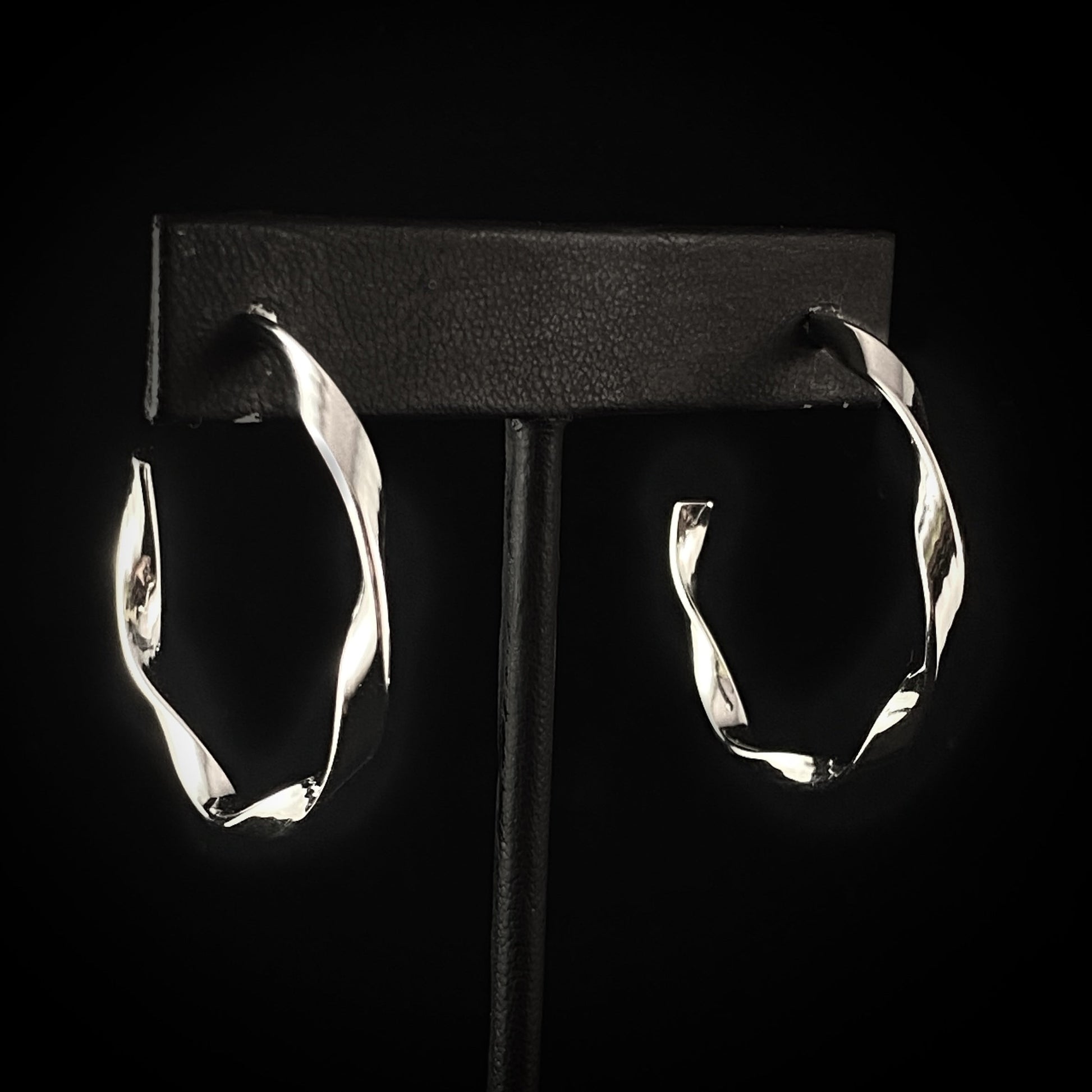 Minimal Twisted Stainless Steel Hoop Earrings - 3Souls