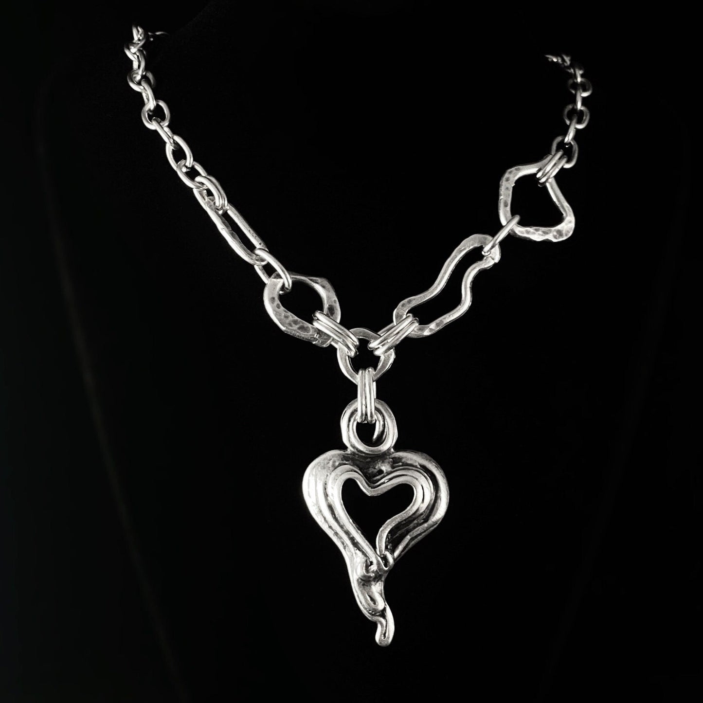 Silver Chain Link Abstract Necklace With Heart Pendant, Handmade, Nickel Free-Noir