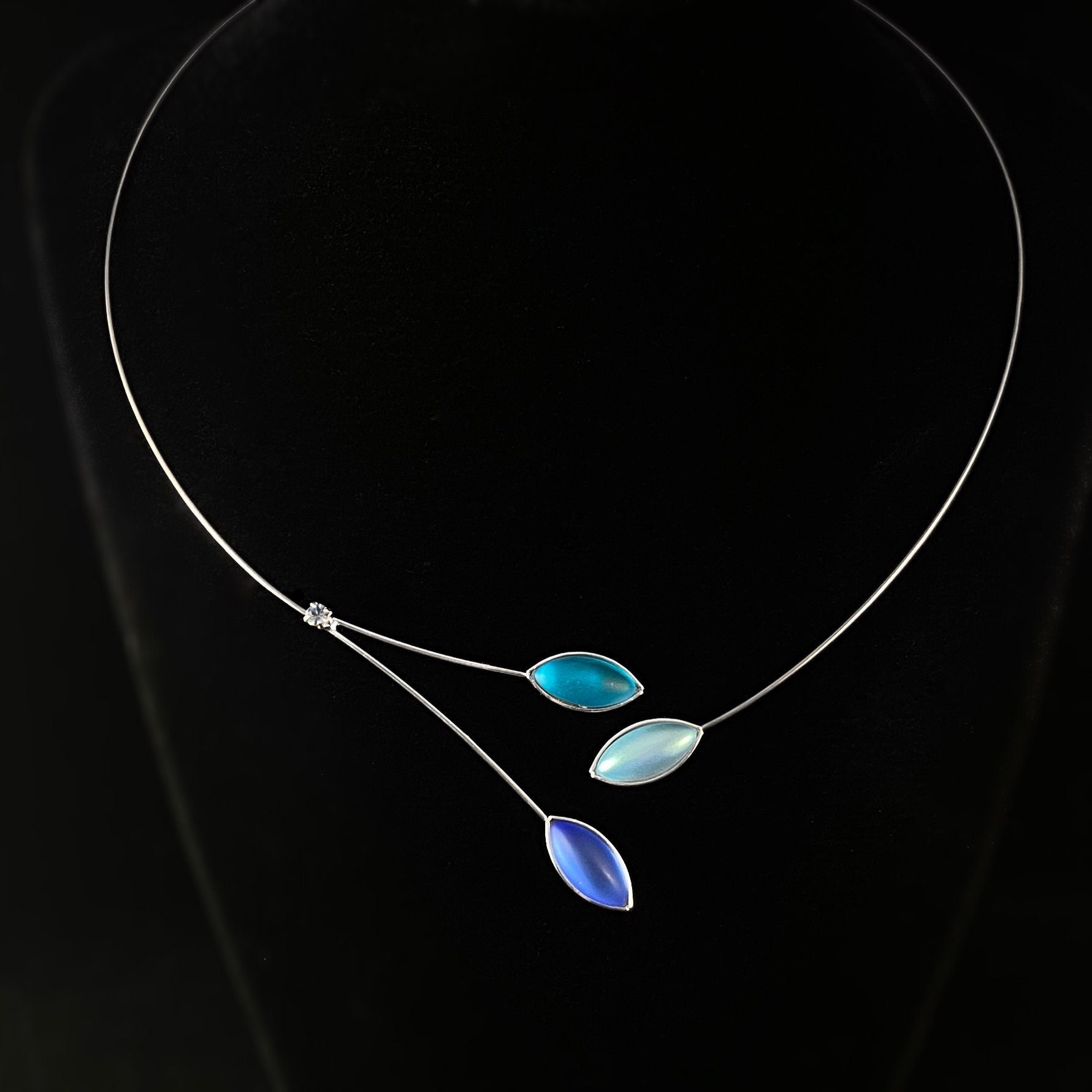 Silver Memory Wire Floral Necklace with Handmade Glass Beads, Hypoallergenic, Aqua/Lt Aqua Pearl/Lt Sapphire - Kristina