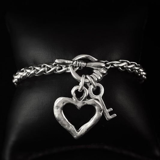 Silver Rope Chain Bracelet with Heart and Key Charms and Toggle Closure, Handmade, Nickel Free-Noir