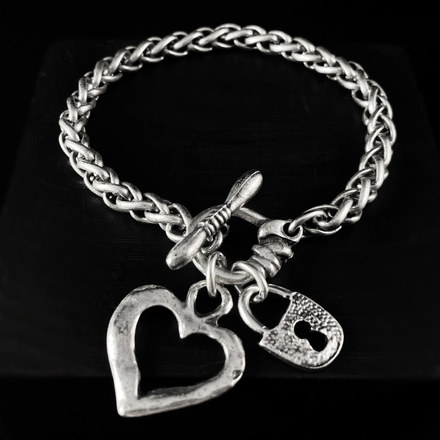 Silver Rope Chain Bracelet with Heart and Lock Charms and Toggle Closure, Handmade, Nickel Free-Noir