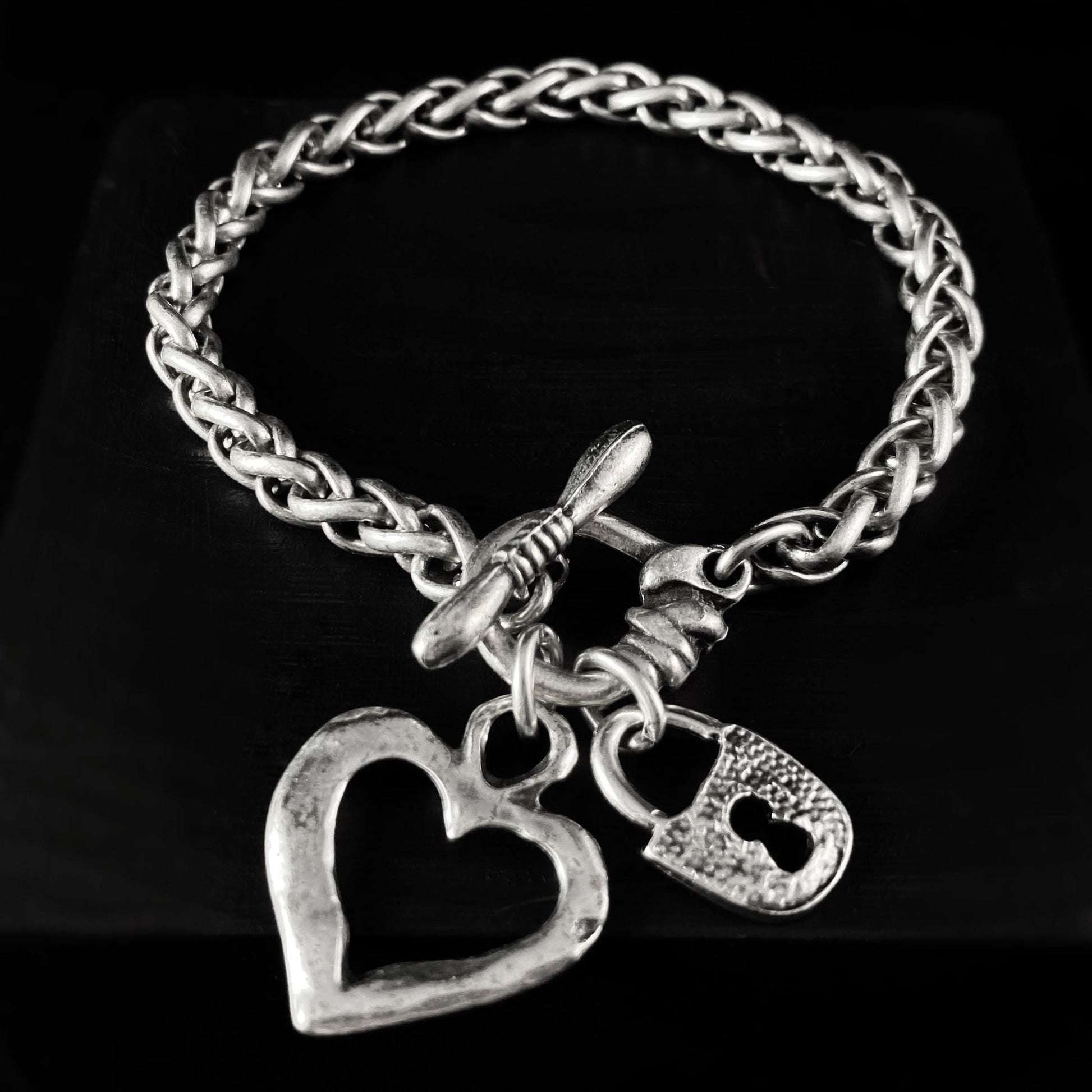Silver Rope Chain Bracelet with Heart and Lock Charms and Toggle Closure, Handmade, Nickel Free-Noir