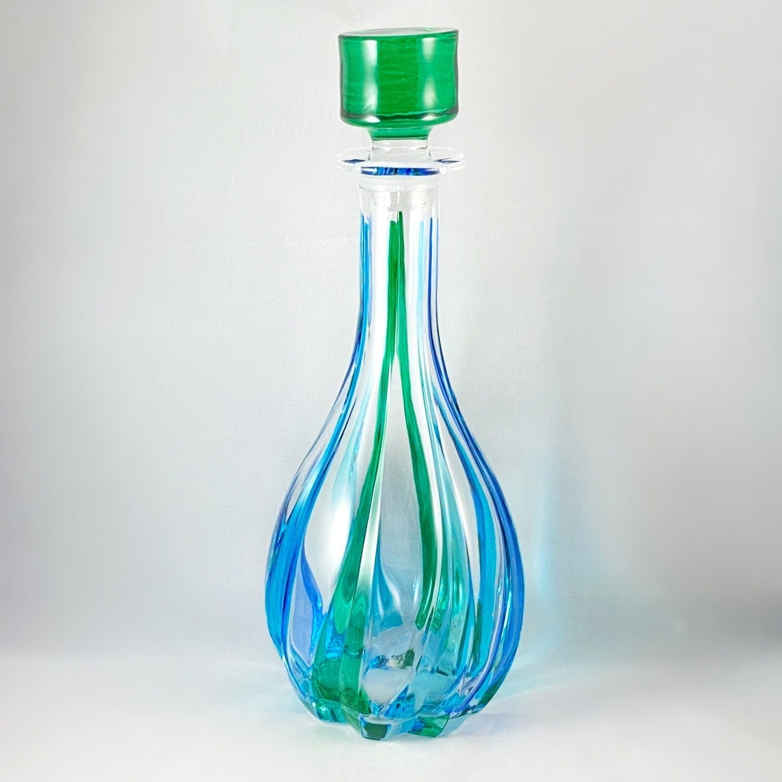 Trix SD Whiskey Decanter, Venetian Glass Whiskey Decanter  - Handmade in Italy, Colorful Murano Glass