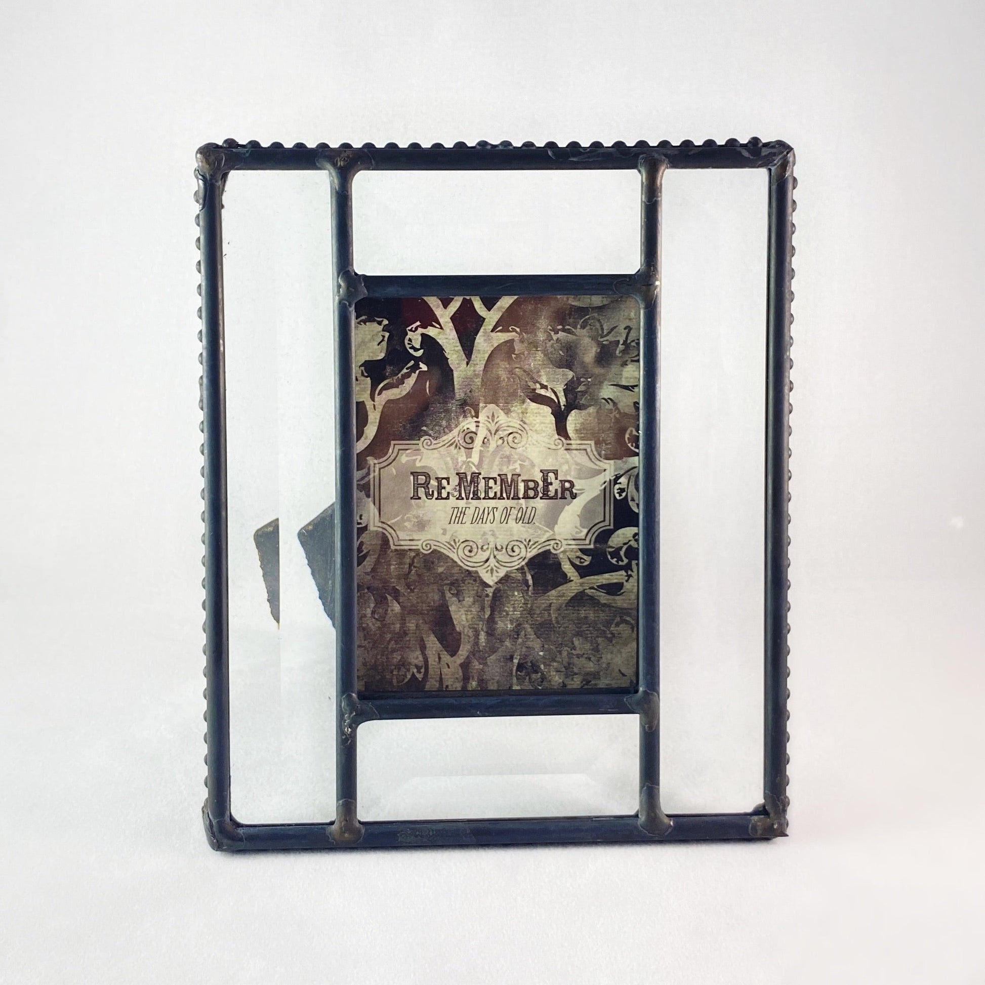 Vertical 2.5x3.5 Clear Geometric Glass Picture Frame -