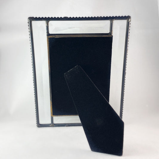 Vertical 4x6 Clear Geometric Glass Picture Frame - Picture