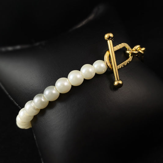 White Pearl Bracelet with Chunky Gold Chain and a Decorative Chain Link Toggle Clasp